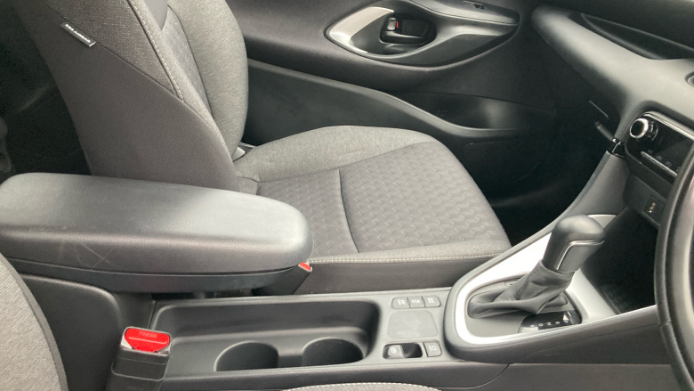 Toyota Yaris 1.5 Hybrid Design 5dr CVT Hybrid Hatchback